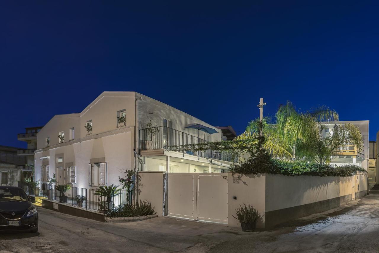 Casa Vacanze "Oceano Mare" Поццалло Экстерьер фото